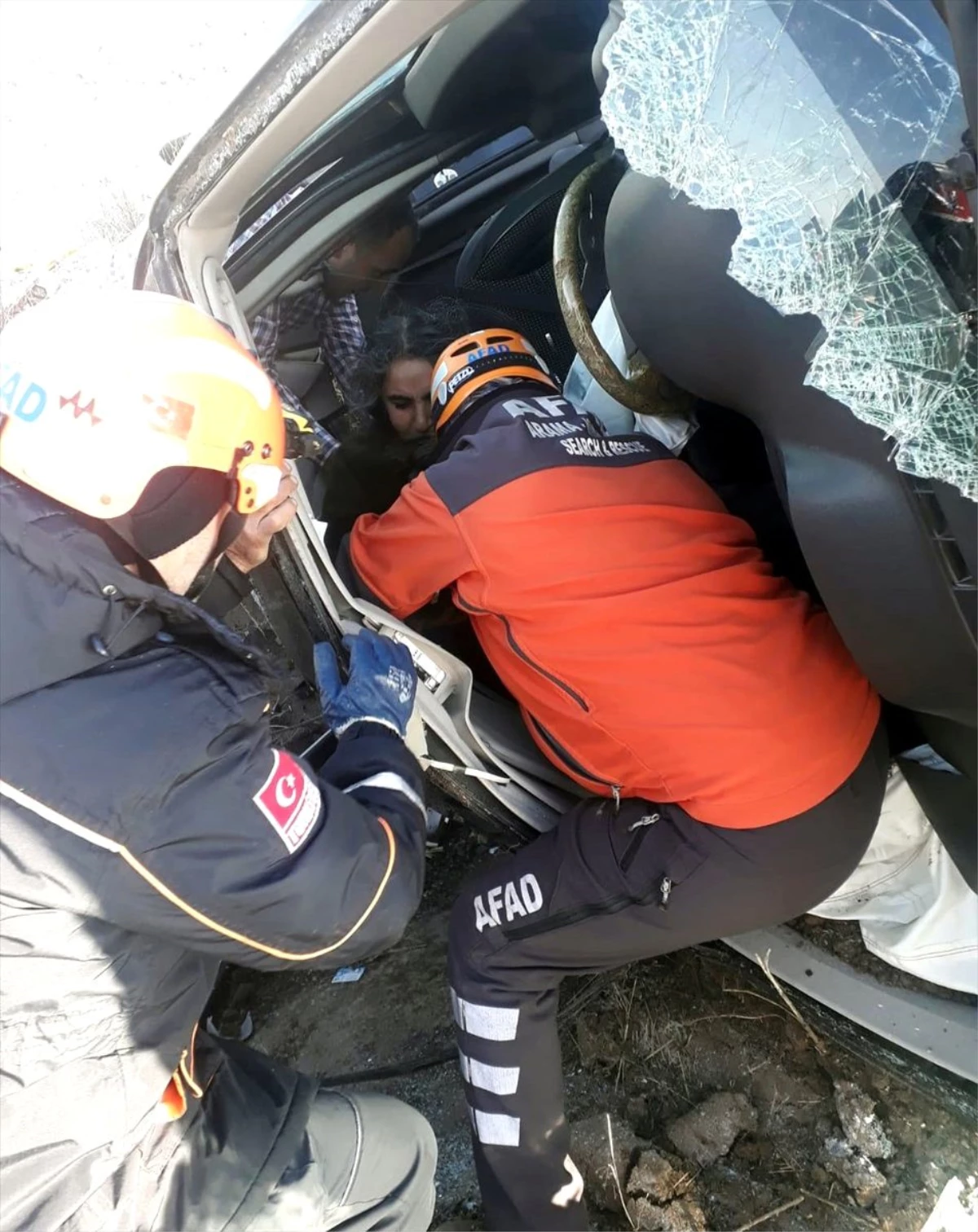 Aksaray\'da iki otomobil çarpıştı: 7 yaralı