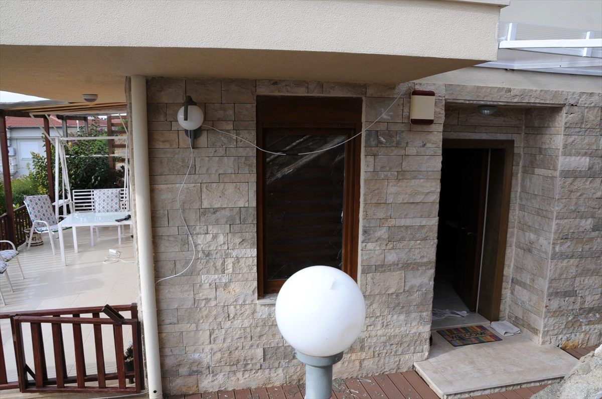 Antalya\'da biri doktor iki kişi villada ölü bulundu