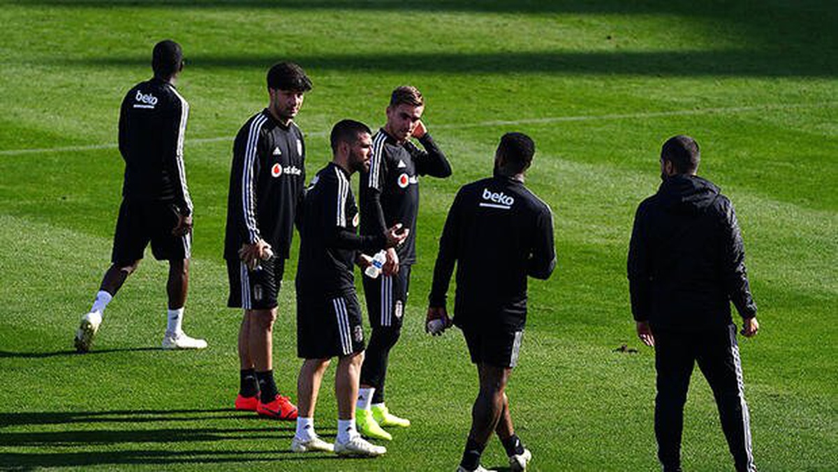 Beşiktaş\'ta Caner Erkin ve Atiba endişesi