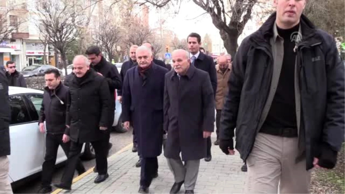 Binali Yıldırım Eskişehir\'de cenaze törenine katıldı