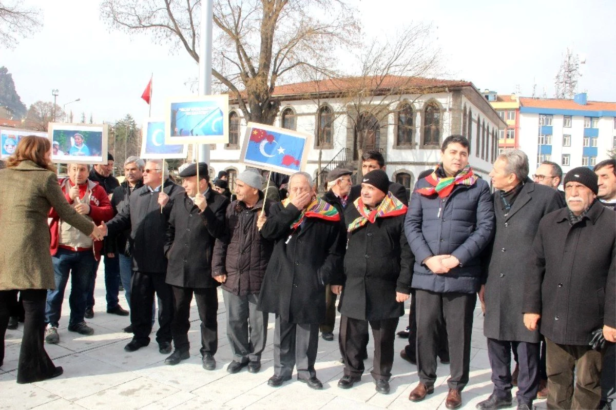 Doğu Türkistan için "Tek Yürek" mitingi