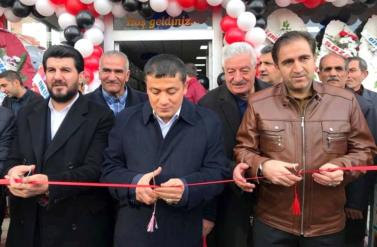 Erciş\'te AVM açılışı
