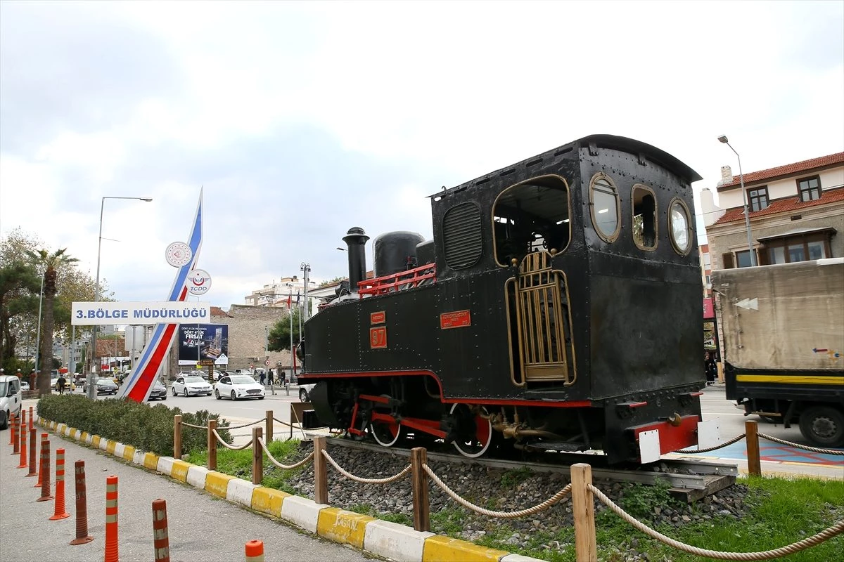 İzmir Müze ve Sanat Galerisi "Türk demir yolları tarihi"ne yolculuk yaptırıyor