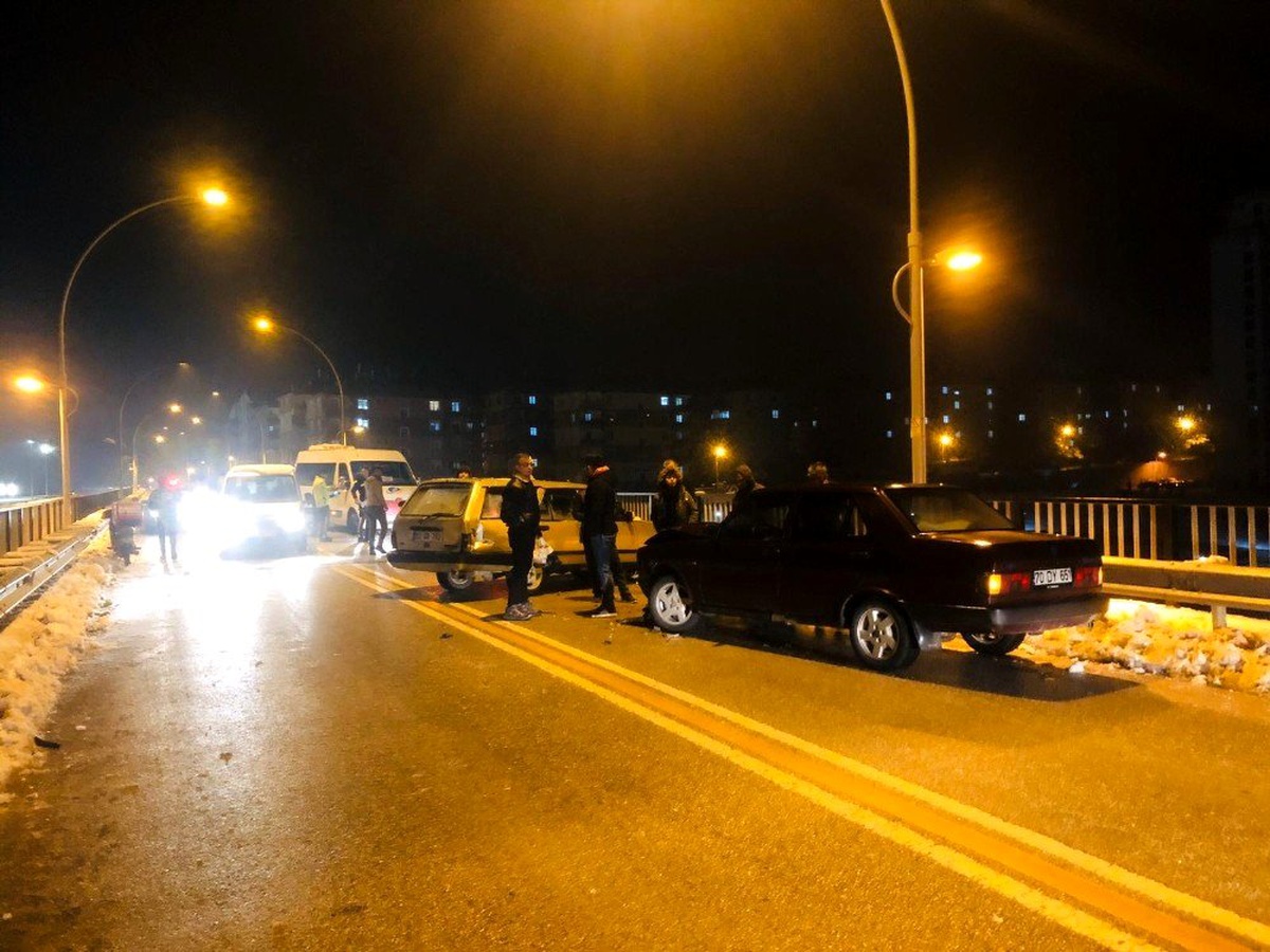 Karaman\'da 7 aracın karıştığı zincirleme kaza ucuz atlatıldı