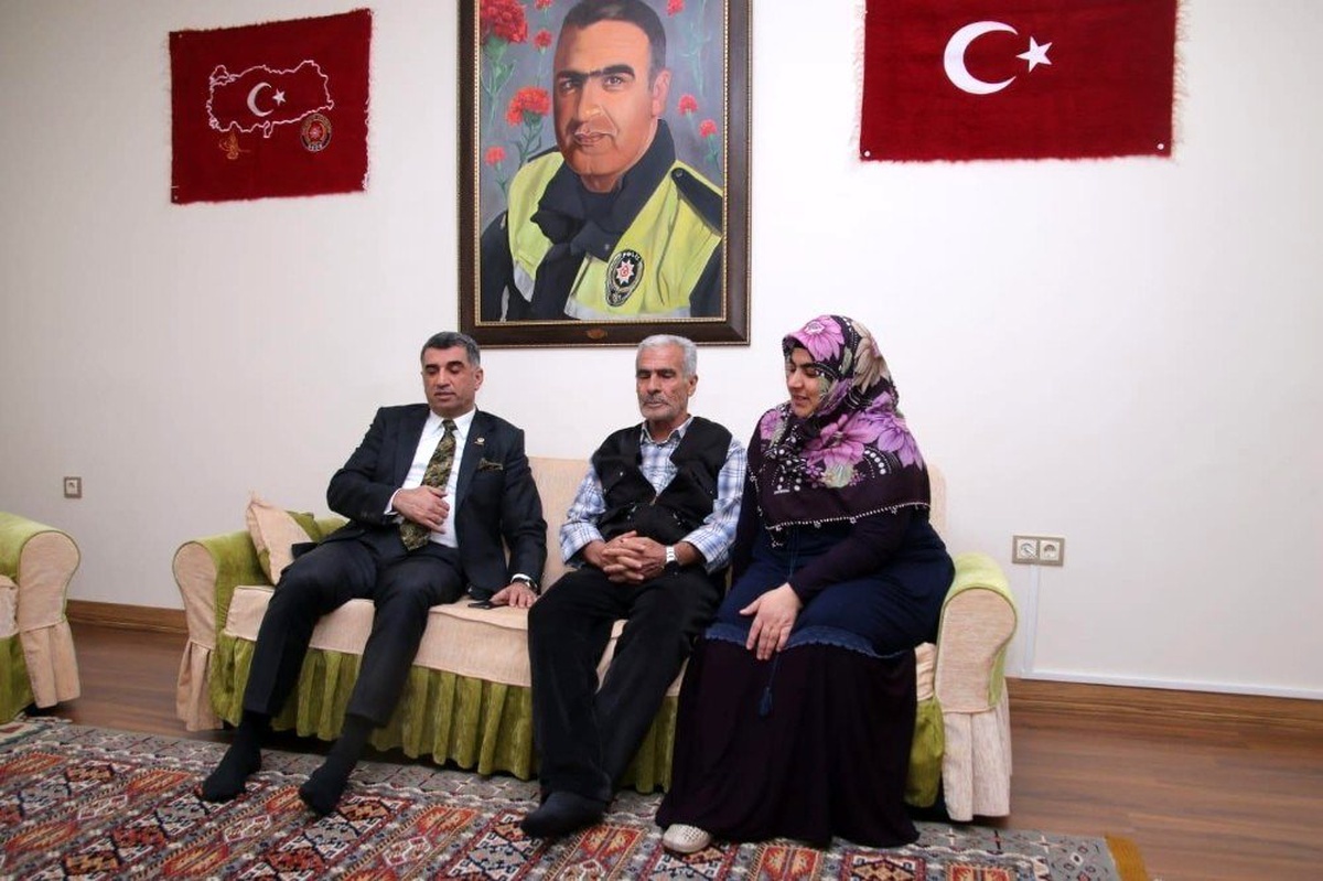 Kılıçdaroğlu, şehit Fethi Sekin\'in babası ile görüştü