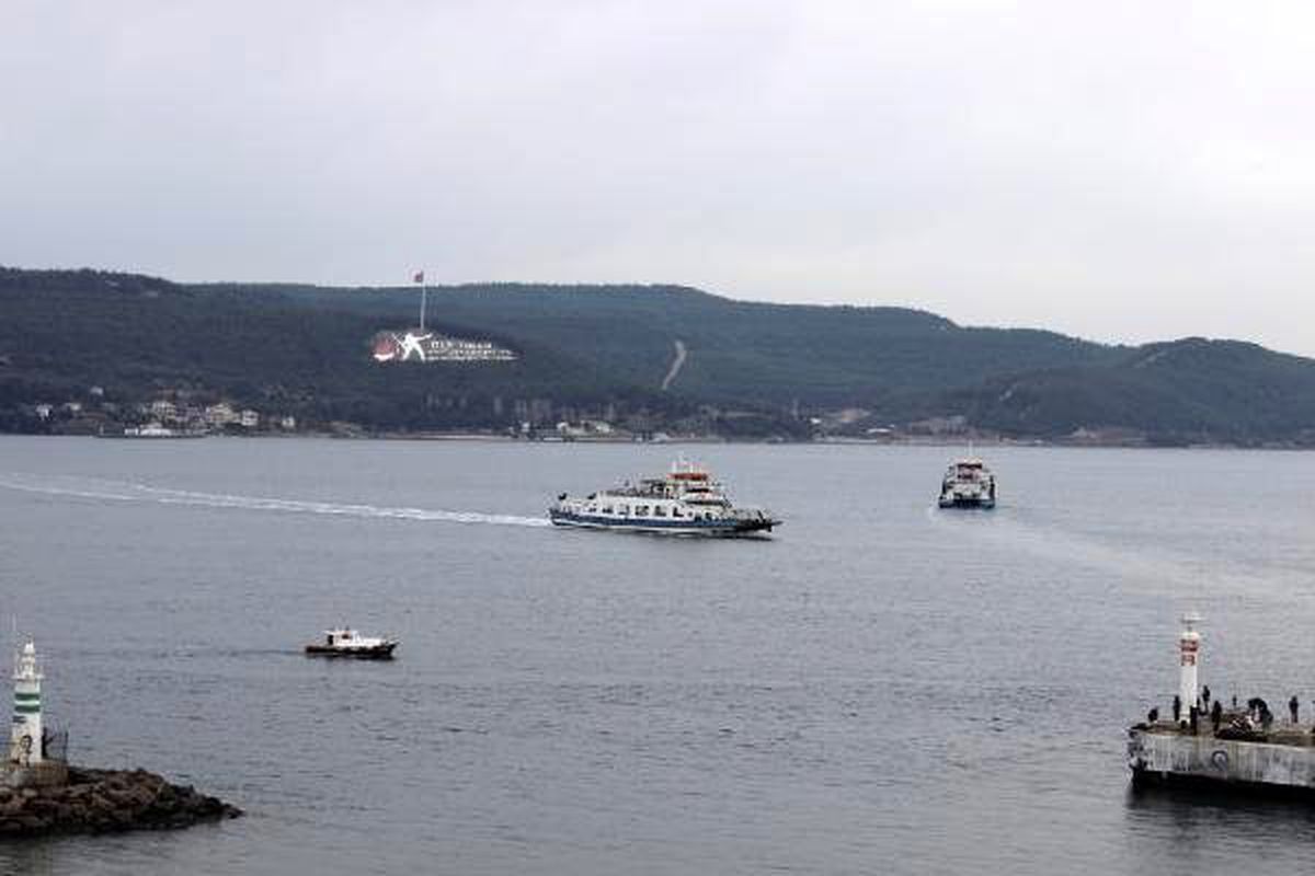 Kuzey Ege ve Güney Marmara\'daki feribot seferleri iptal edildi