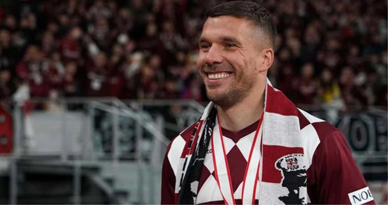 Lukas Podolski ile Çaykur Rizespor ve Monterrey\'in ilgilendiği iddia edildi