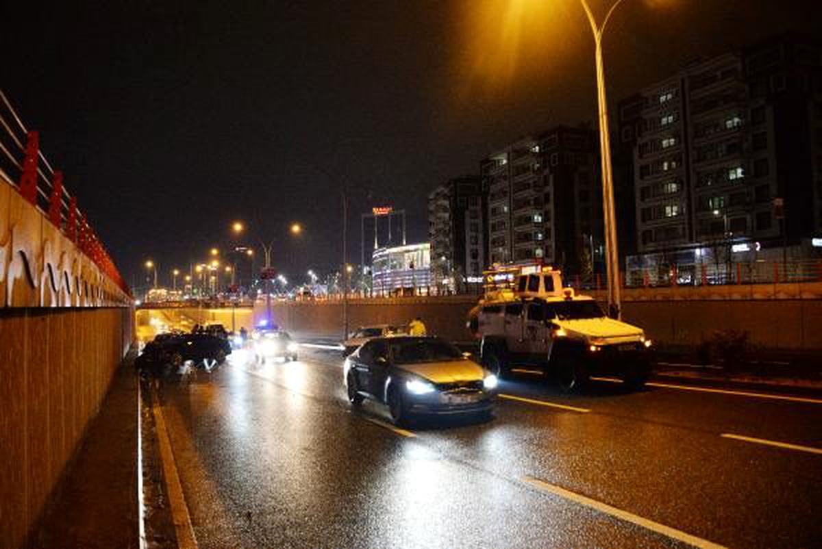 Otomobildeki hava yastıkları bir aileyi felaketten kurtardı