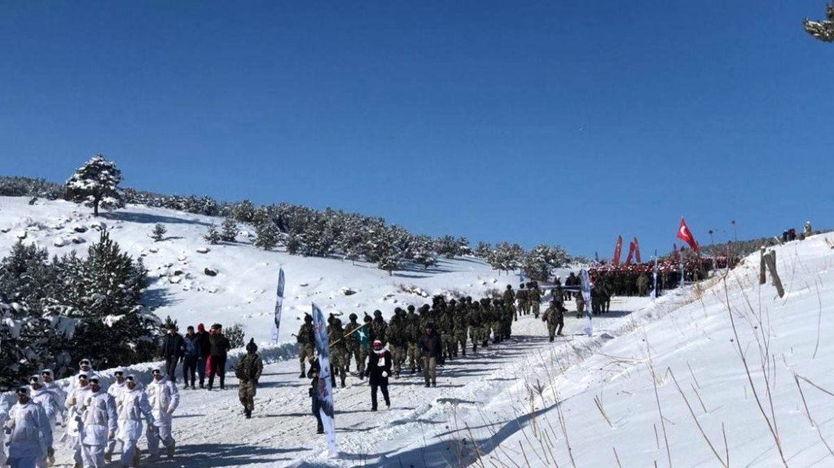 Sarıkamış şehitlerini anma yürüyüşü başladı