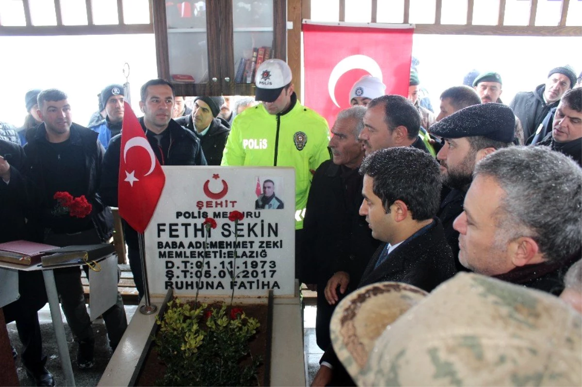 Şehit Fethi Sekin, şehadetinin 3. yılında kabri başında anıldı