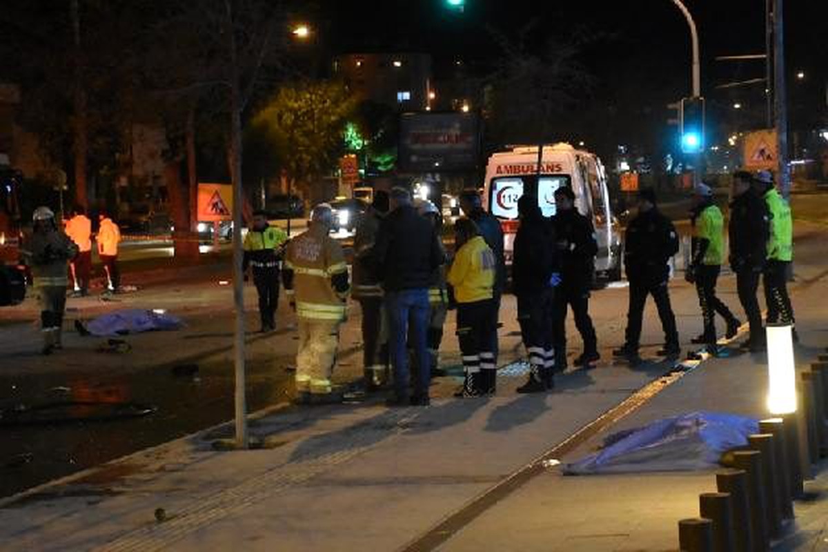 Takla atan otomobil alev aldı: 2 ölü, 1 ağır yaralı