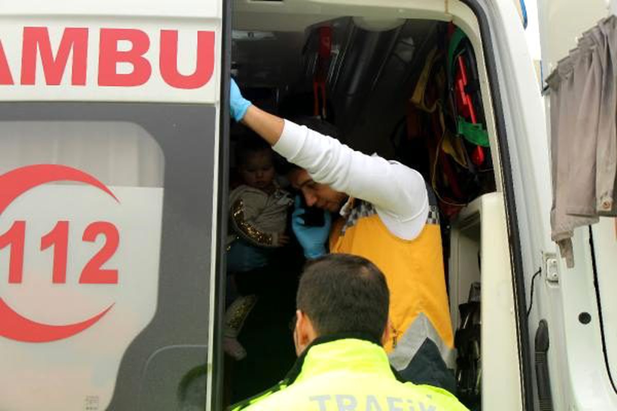 TEM otoyolundaki zincirleme kaza... Anne ve bebeği yaralı olarak kurtuldu