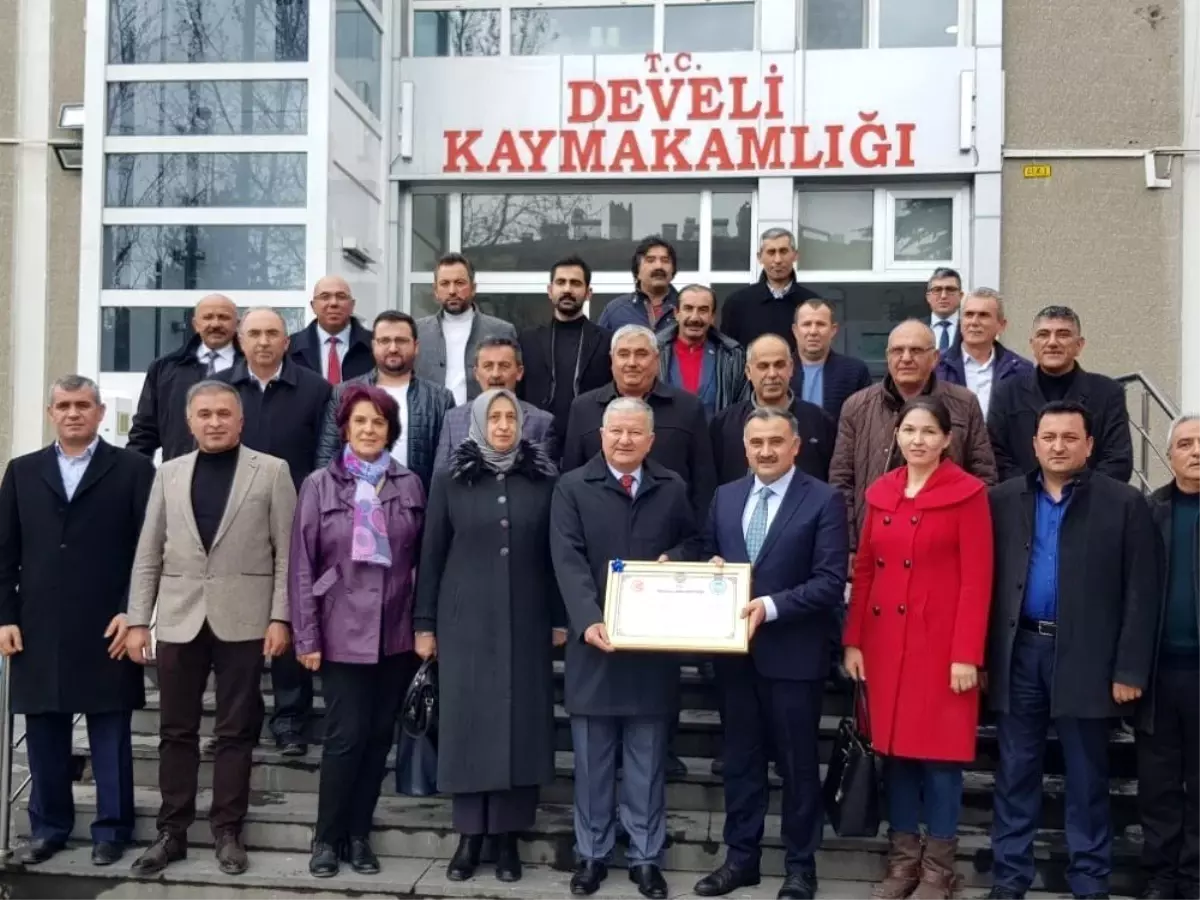 2020\'nin İlk Kararında Kaymakam Duru\'ya Fahri Hemşerilik Beratı Verildi