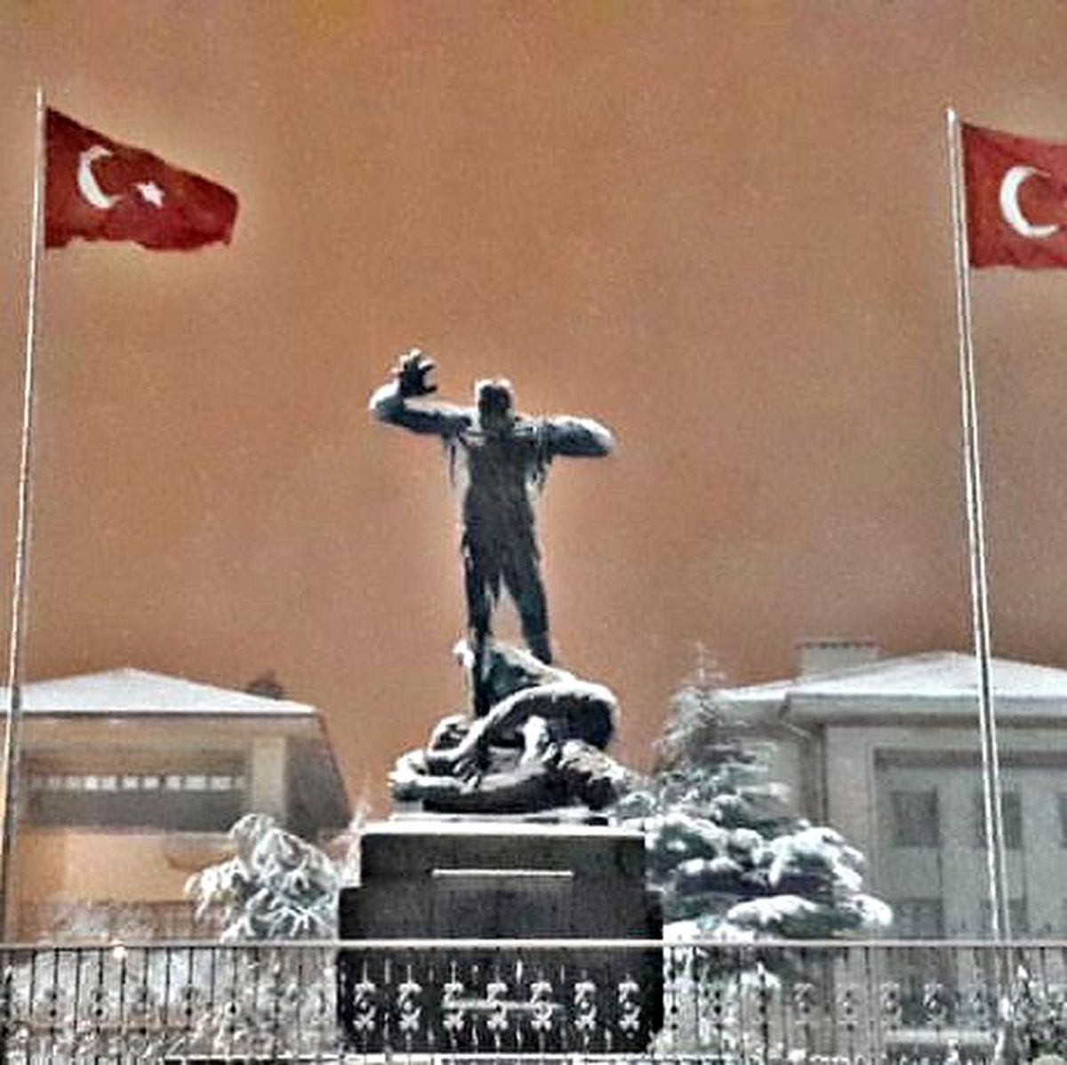 Afyonkarahisar\'da kar yağışı sonrası kartpostallık görüntü