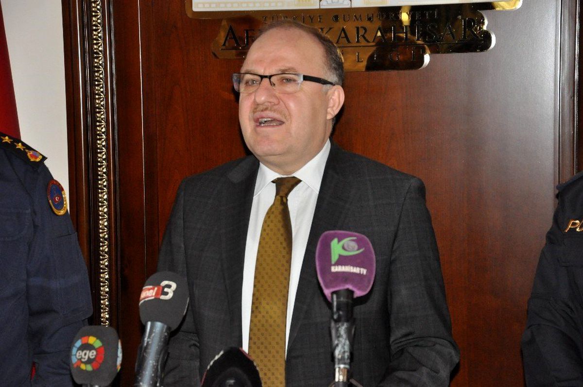 Afyonkarahisar Valisi Tutulmaz\'dan kar tatili açıklaması: "Çocuklarımızı zor durumda bırakmayız"