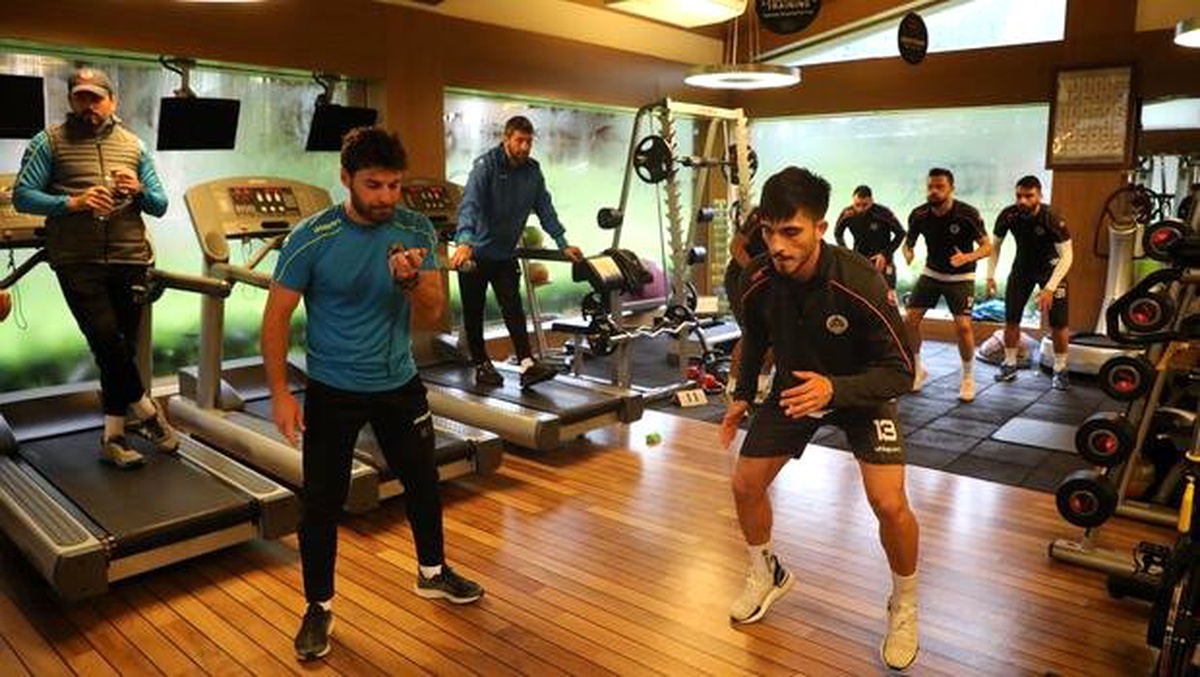 Alanyaspor yağmur altında çalıştı
