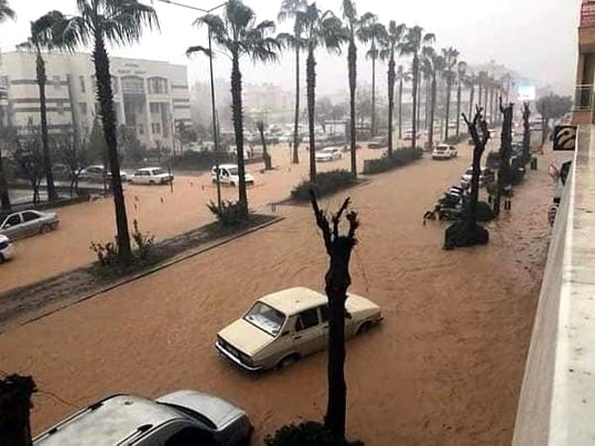 Antalya\'da şiddetli yağış, fırtına ve hortum, tarım alanlarını vurdu (6)