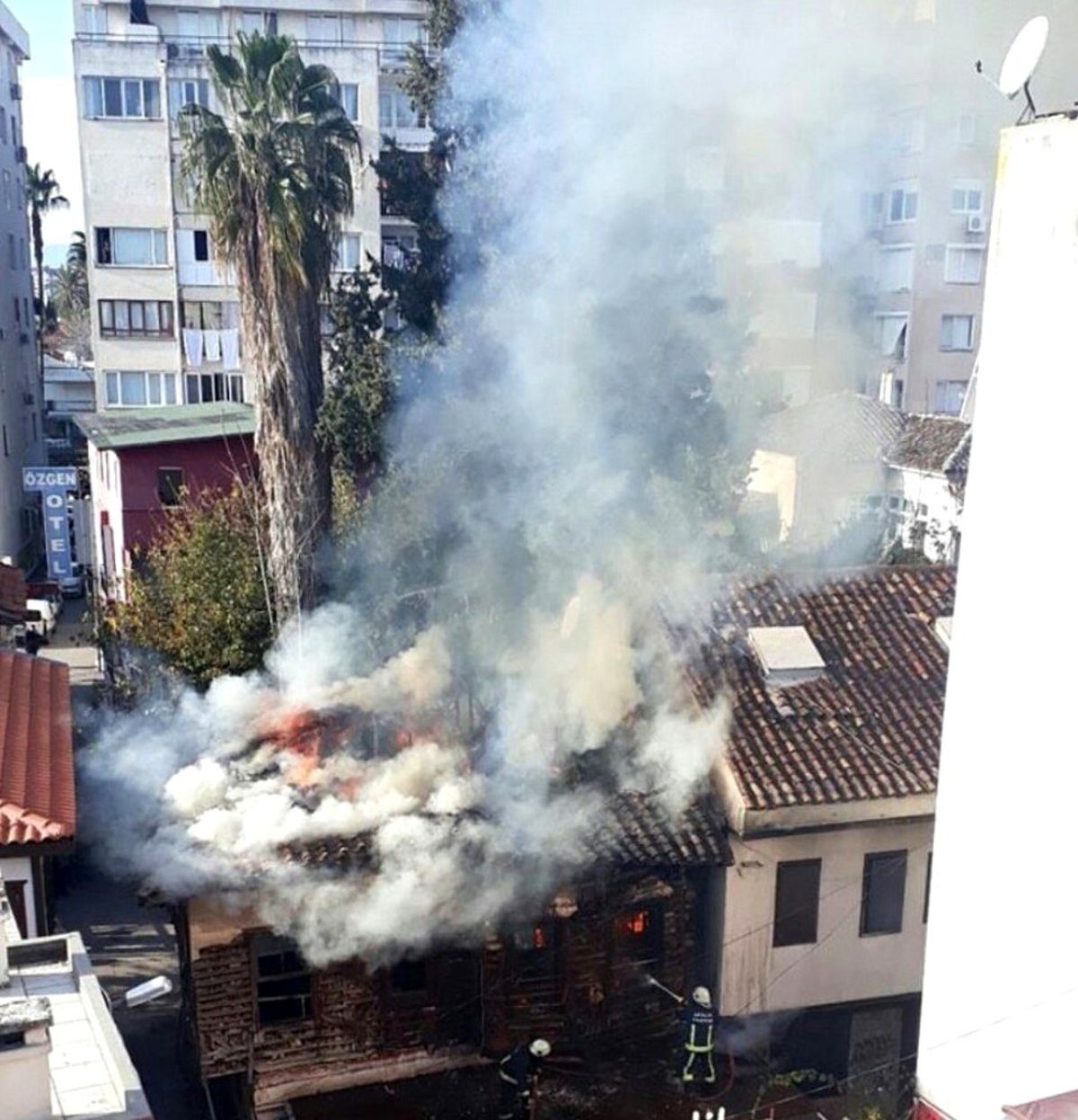 Antalya\'da tarihi ahşap yapıda yangın