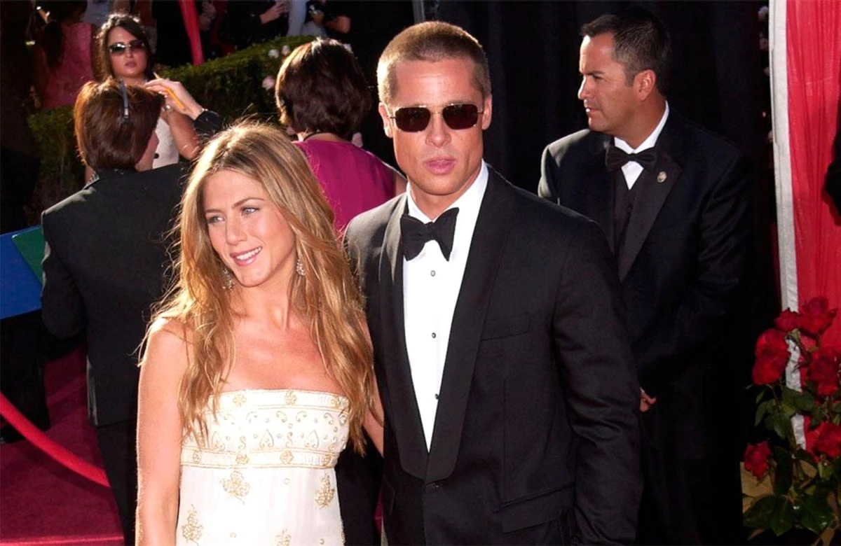 Brad Pitt ve Jennifer Aniston sadece arkadaşlar!