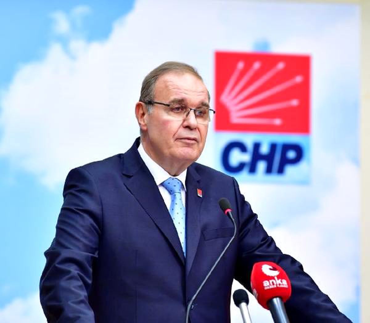 CHP\'li Öztrak: Mehmetçiğimizi oraya göndermek macera