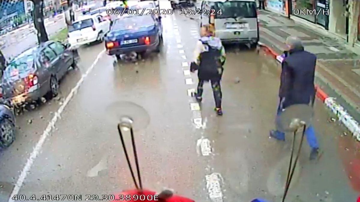 Dikkatsiz sürücü kazaya yol açtı