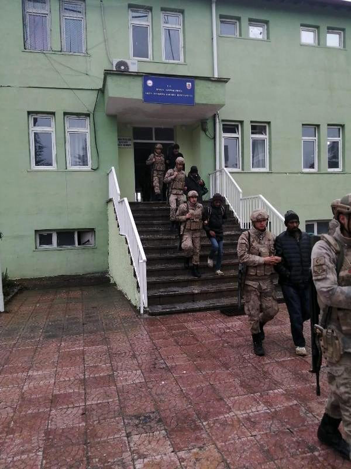 Elazığ\'da 31 kaçak göçmen yakalandı