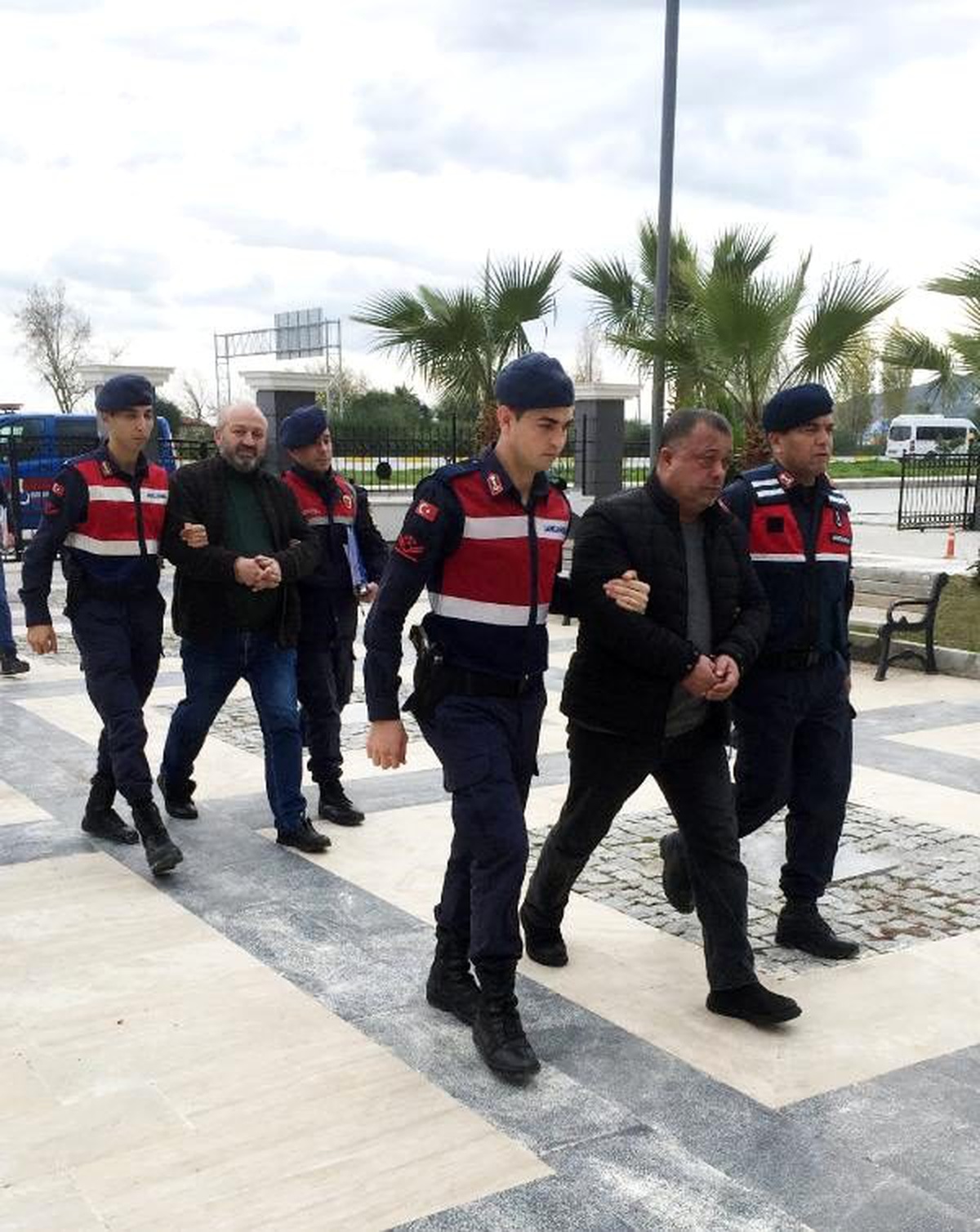 Finike\'de fuhuşa zorlanan 5 kadın kurtarıldı