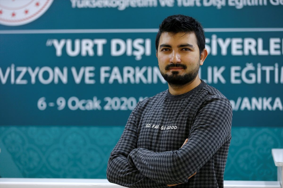 Hizmetli kadrosunda çalıştığı bakanlığın bursuyla İngiltere\'de yüksek lisans yapacak