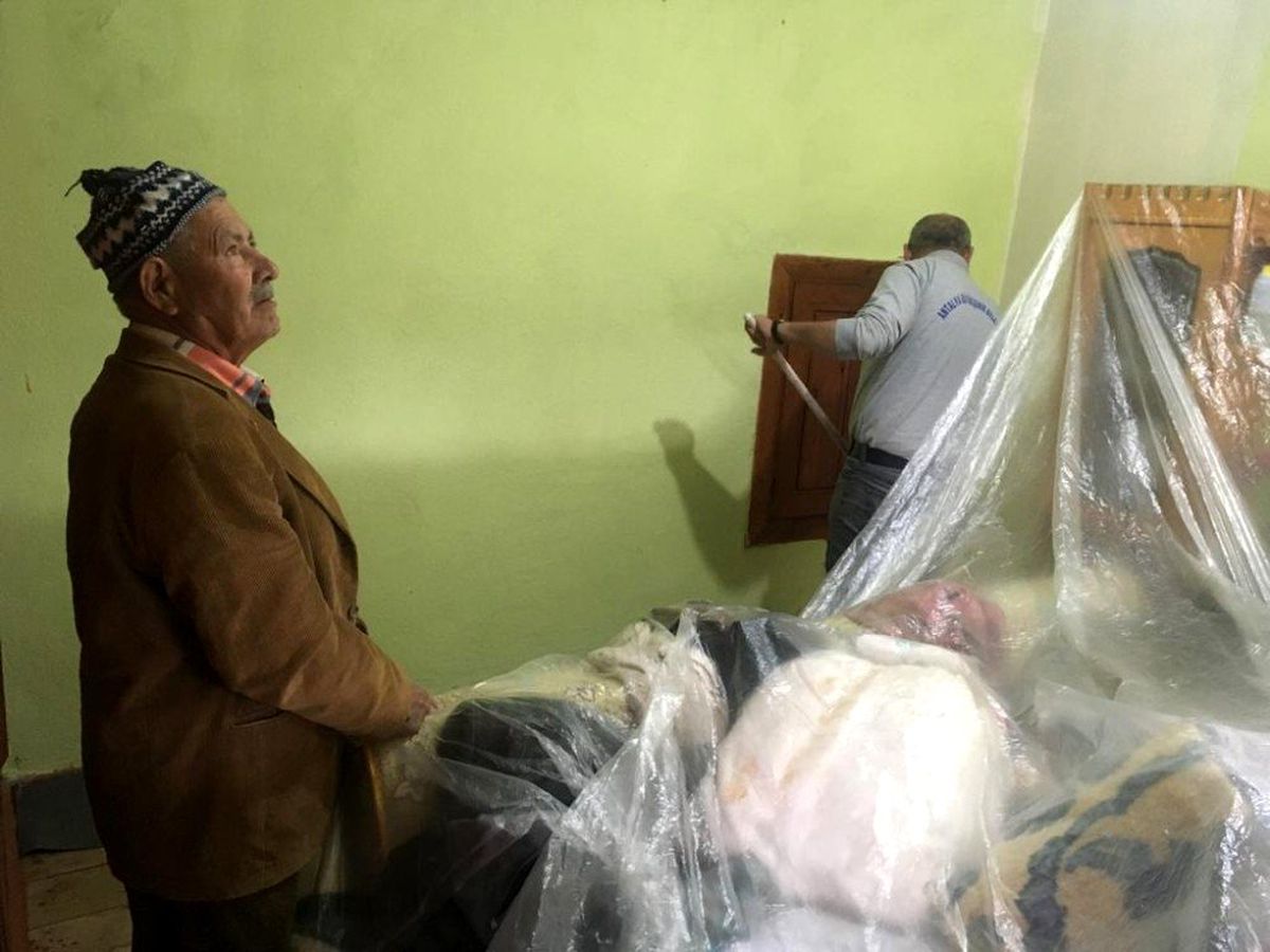 İbradı ve Akseki\'de 10 yaşlı bireyin evine bakım yapıldı