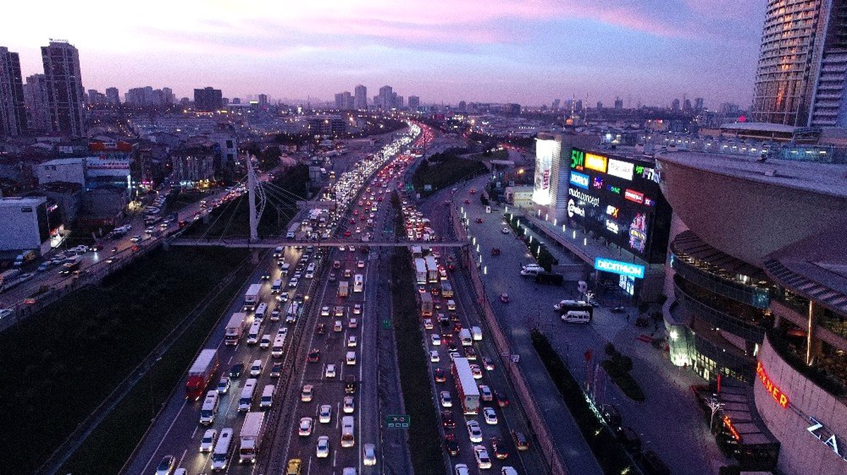 İstanbul\'un araç sayısı 21 ilin nüfusu kadar