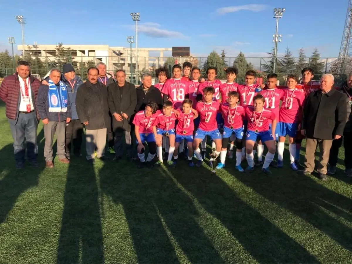 IYAŞ Gençlik, Isparta U-16 Ligi\'nde şampiyon oldu