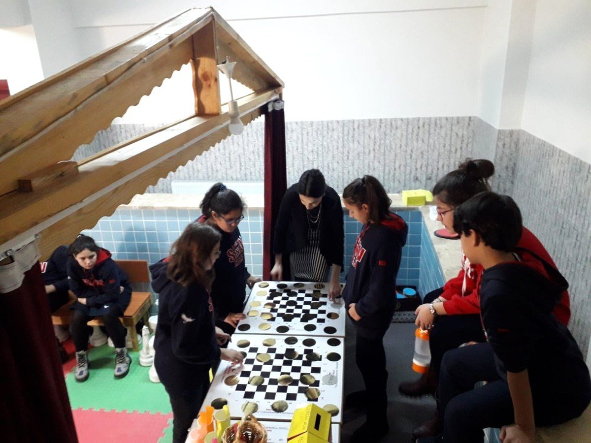 Kendi oyunları kendileri tasarladılar