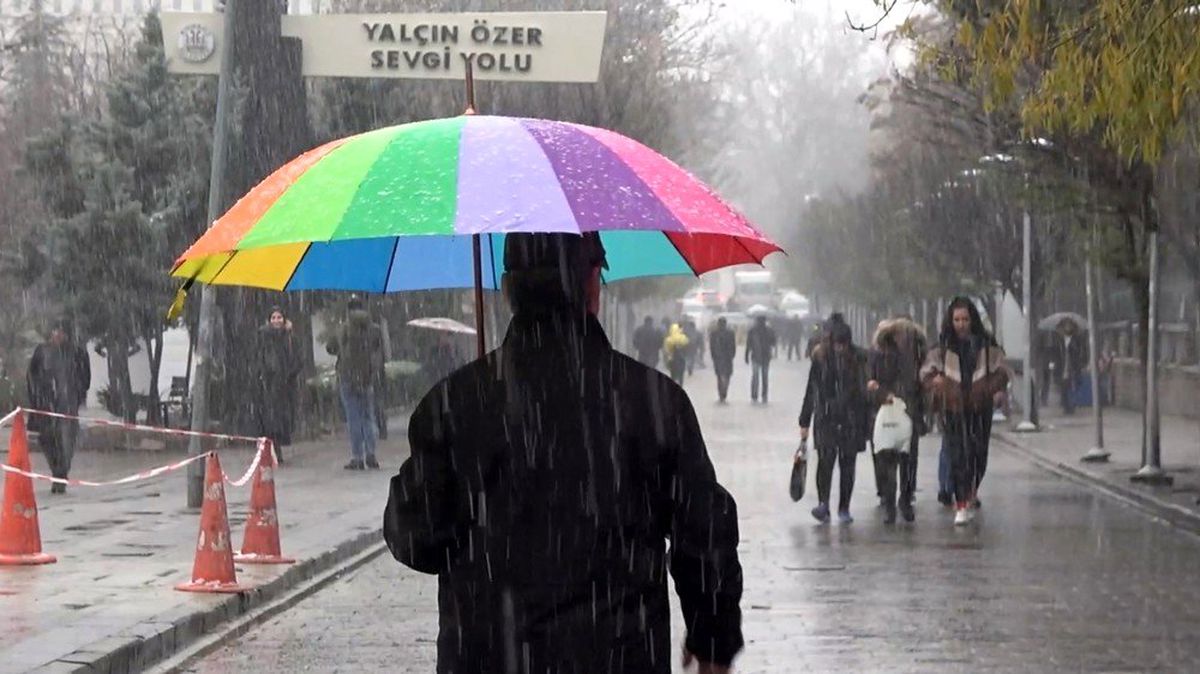 Kırıkkale, Çankırı ve Çorum\'da kar yağışı başladı