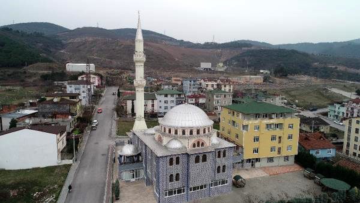 Kocaeli\'de bir mahalle toprak kayması tehdidi altında?