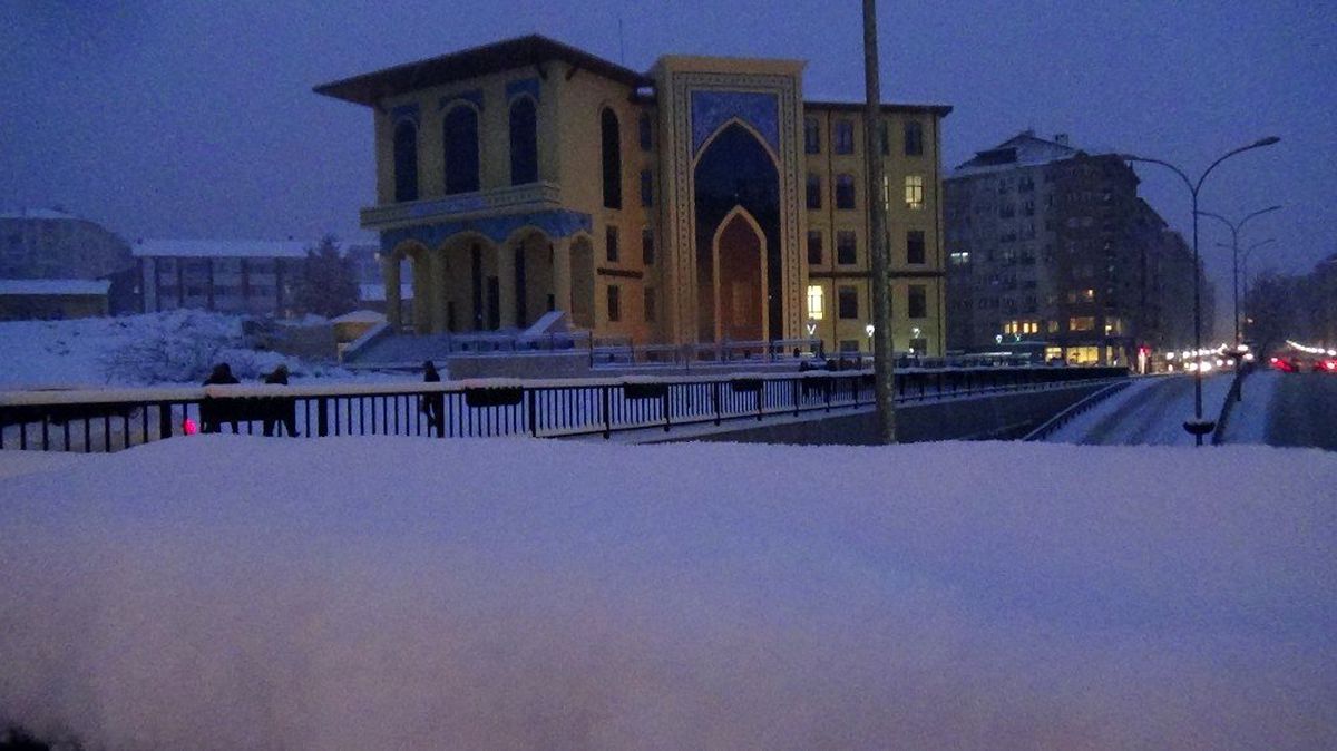 Kütahya\'da kar kalınlığı 15 santimetreye ulaştı