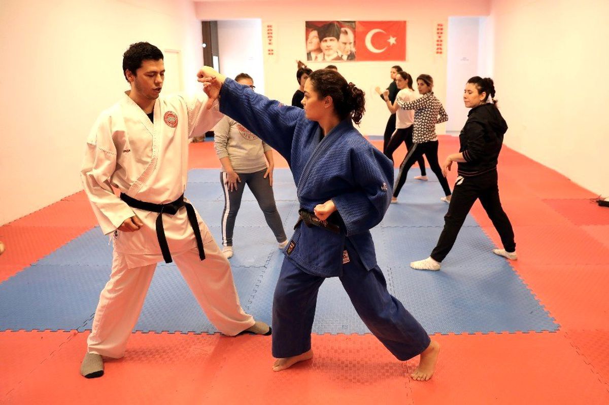 Menteşe\'de kadınlara "Yakın Savunma" eğitimi