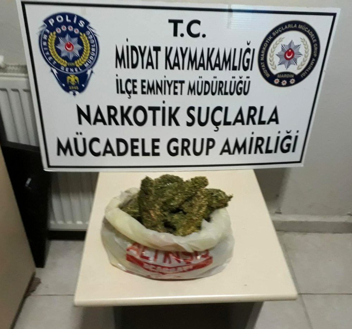 Midyat\'ta güvenlik güçleri uyuşturucu tacirlerine göz açtırmıyor