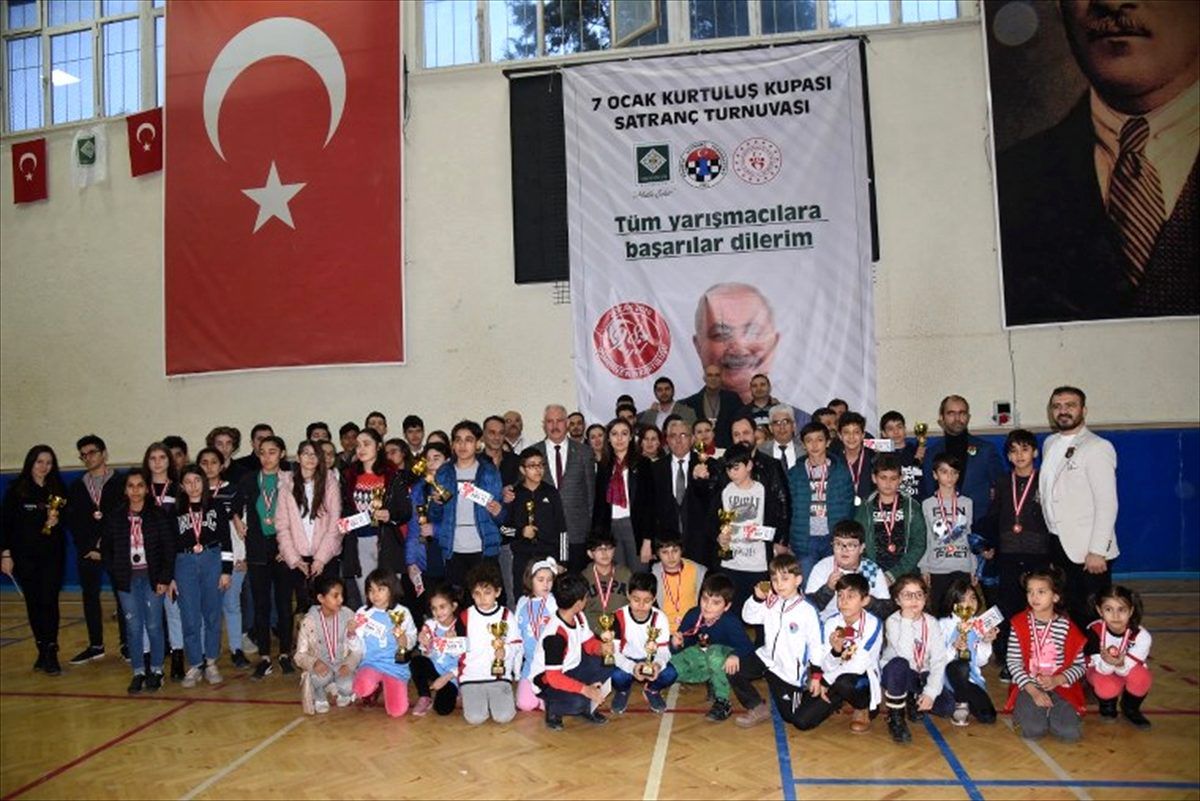 Osmaniye\'de 7 Ocak Kurtuluş Kupası Satranç Turnuvası düzenlendi