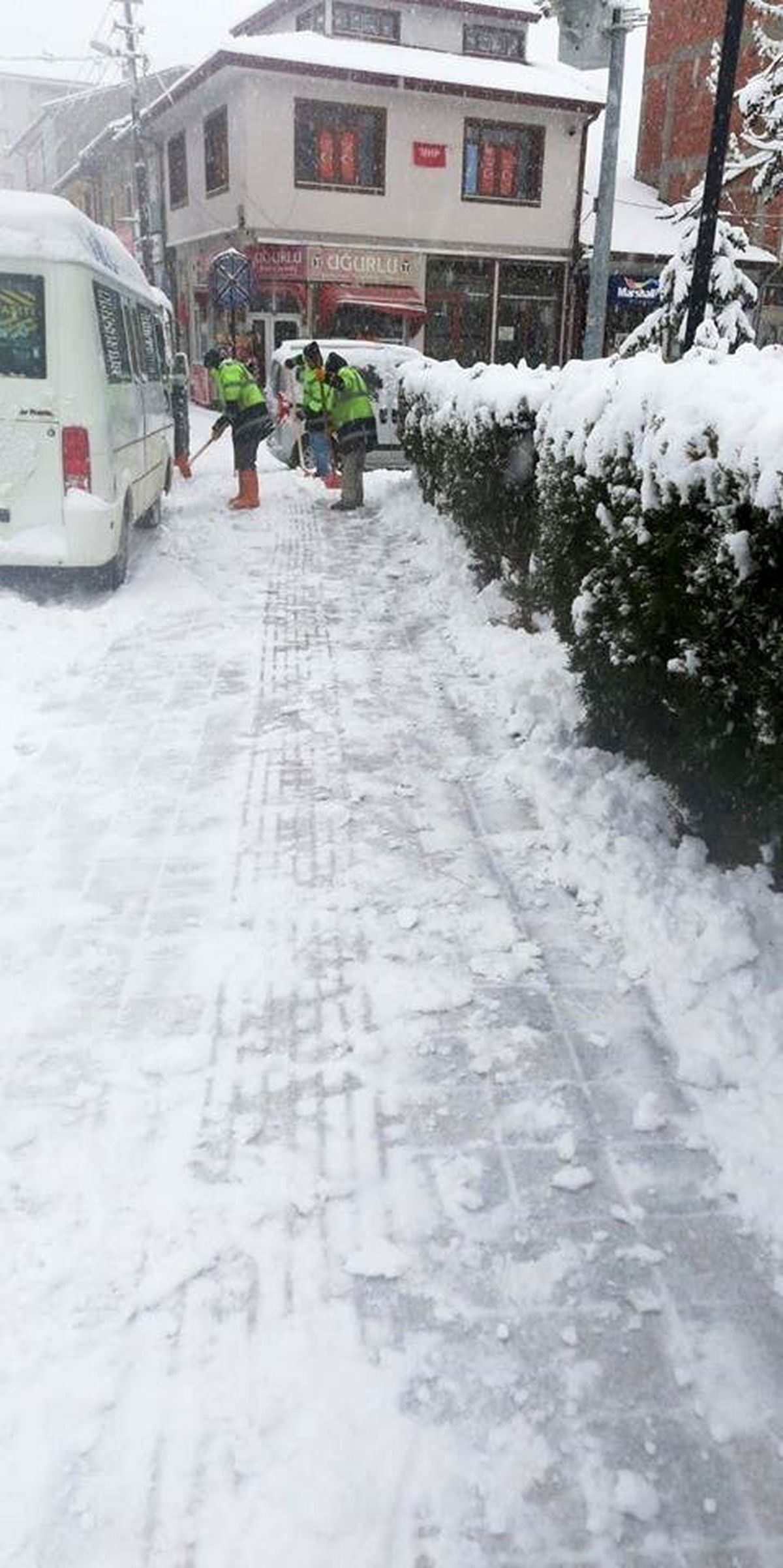 Pazaryeri\'ne yol temizleme çalışmaları devam ediyor