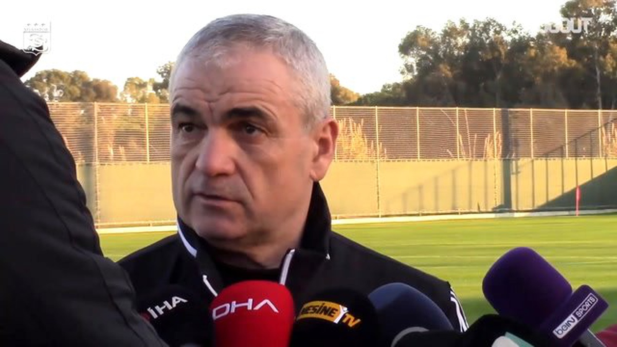 Rıza Çalımbay Kampta Açıklamalarda Bulundu