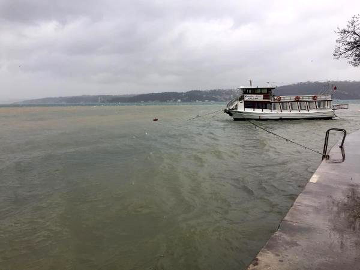 Sarıyer\'de Boğaz\'a çamur aktı
