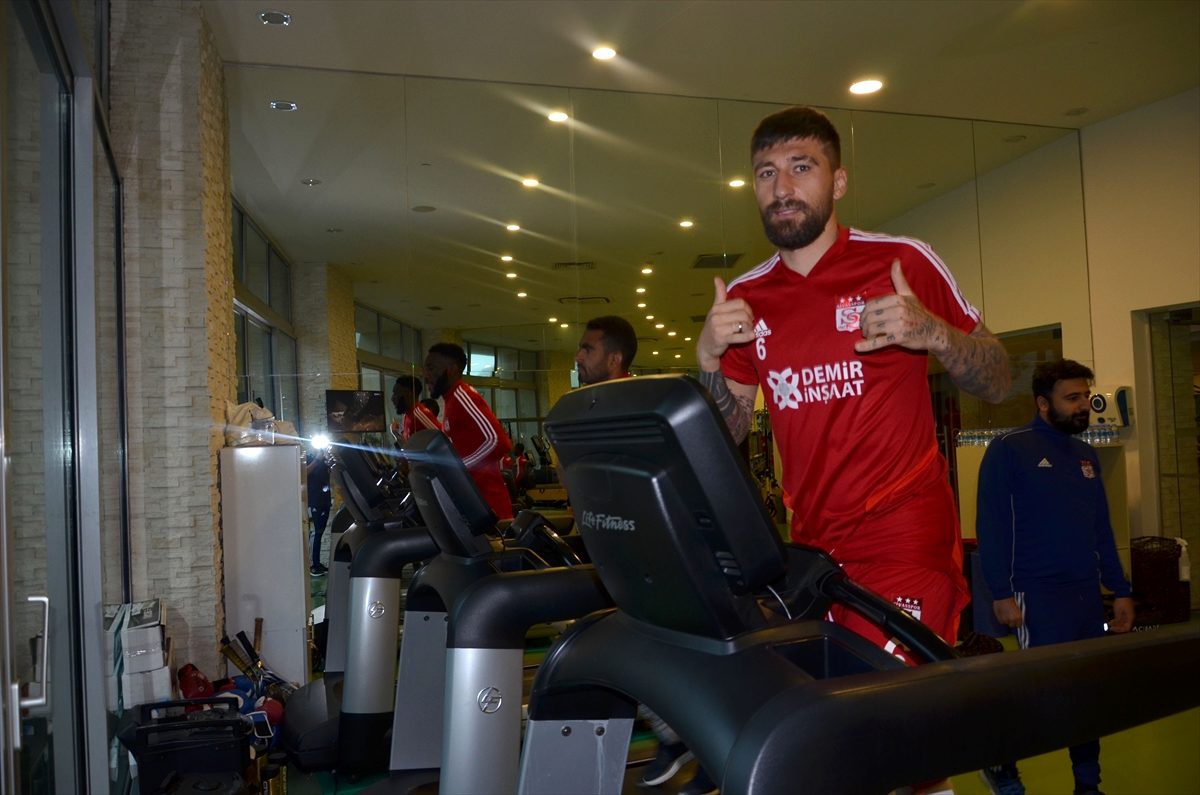 Sivasspor\'da ikinci yarı hazırlıkları sürüyor