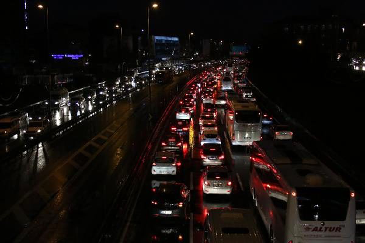 Trafik yoğunluğu yüzde 80\'e ulaştı