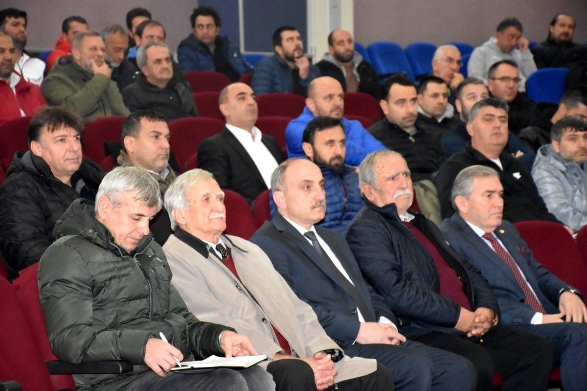 TÜFAD\'ın \'Sürekli Futbol Antrenörleri Gelişim\' seminerine Erenler\'de yapıldı