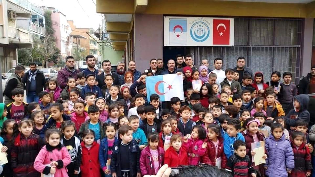 Türkmen çocuklara Kur\'an-ı Kerim dağıtıldı