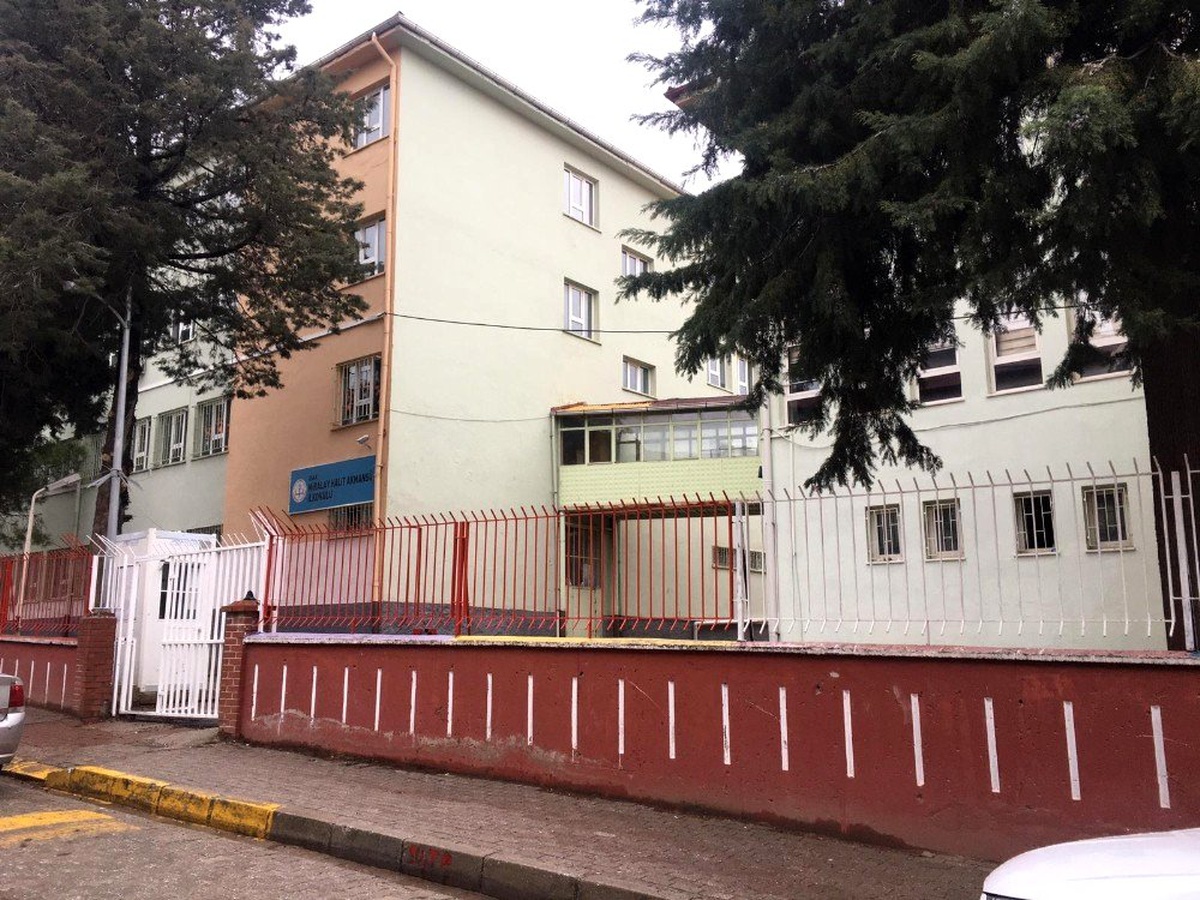 Uşak\'ta sınıf öğretmeninin 6 ilkokul öğrencisini taciz ettiği iddiası