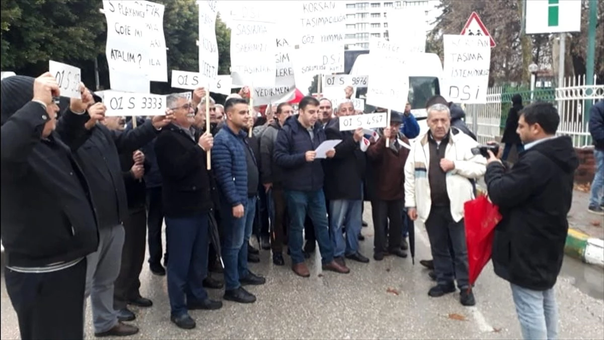 Adana\'da servis şoförlerinden protesto