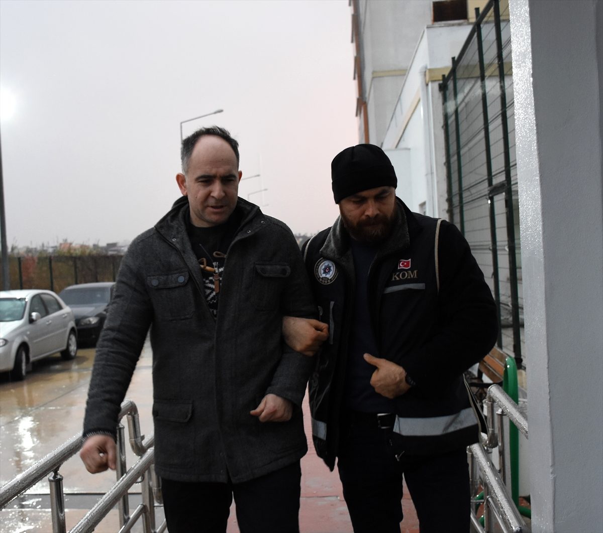 Adana merkezli 8 ildeki FETÖ operasyonunda 9 şüpheli yakalandı