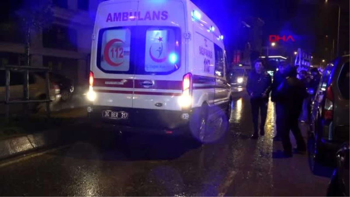 Arnavutköy\'de yolun karşısına geçerken kamyonetin çarptığı kadın öldü