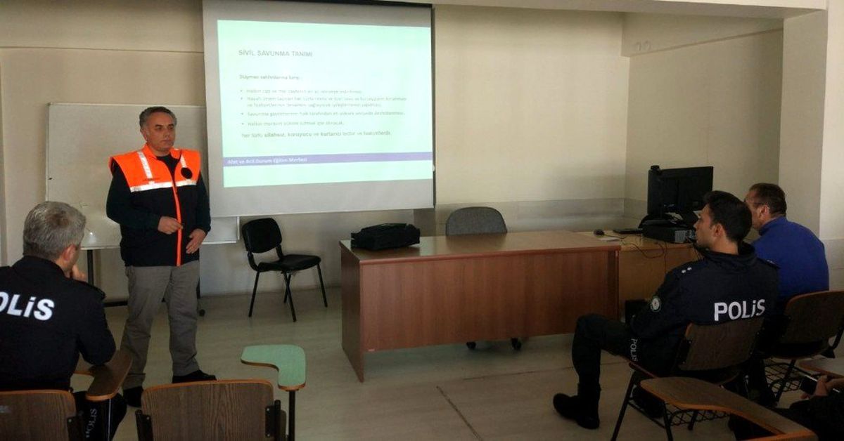 Bayburt\'ta emniyet personeline sivil savunma ve yangın eğitimi verildi